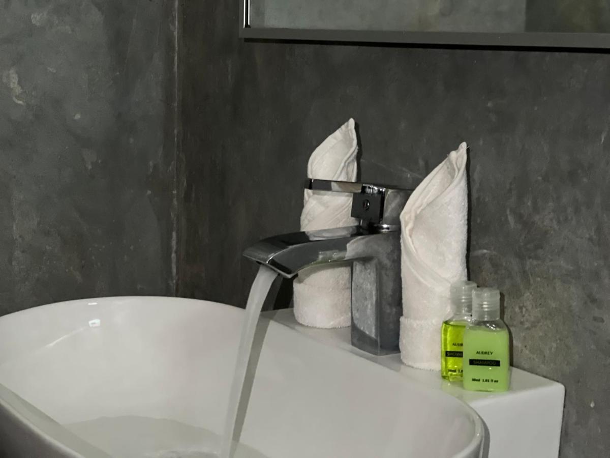 O2 Weligama Hotel & Spa エクステリア 写真