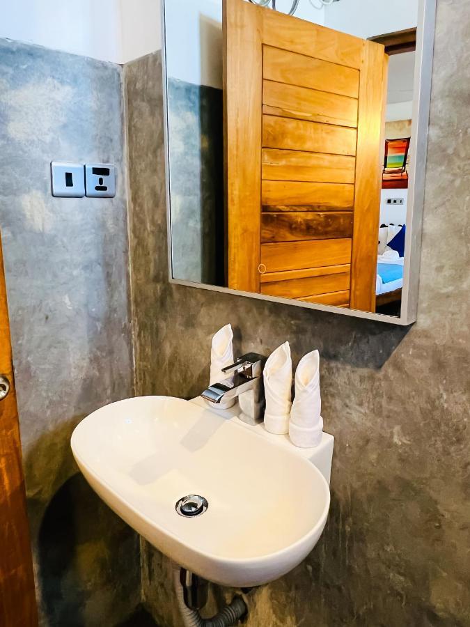 O2 Weligama Hotel & Spa エクステリア 写真